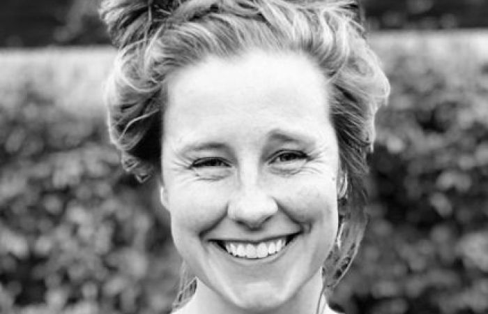 Image of Laurie Denyer Willis smiling/black and white 